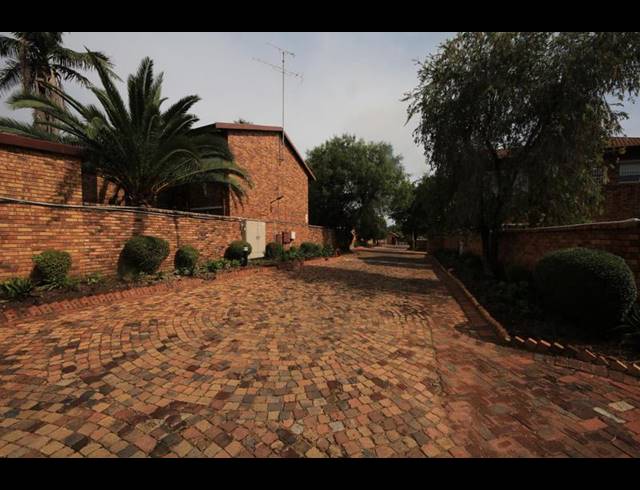 2 BEDROOM PROPERTY TO RENT IN BUCCLEUCH